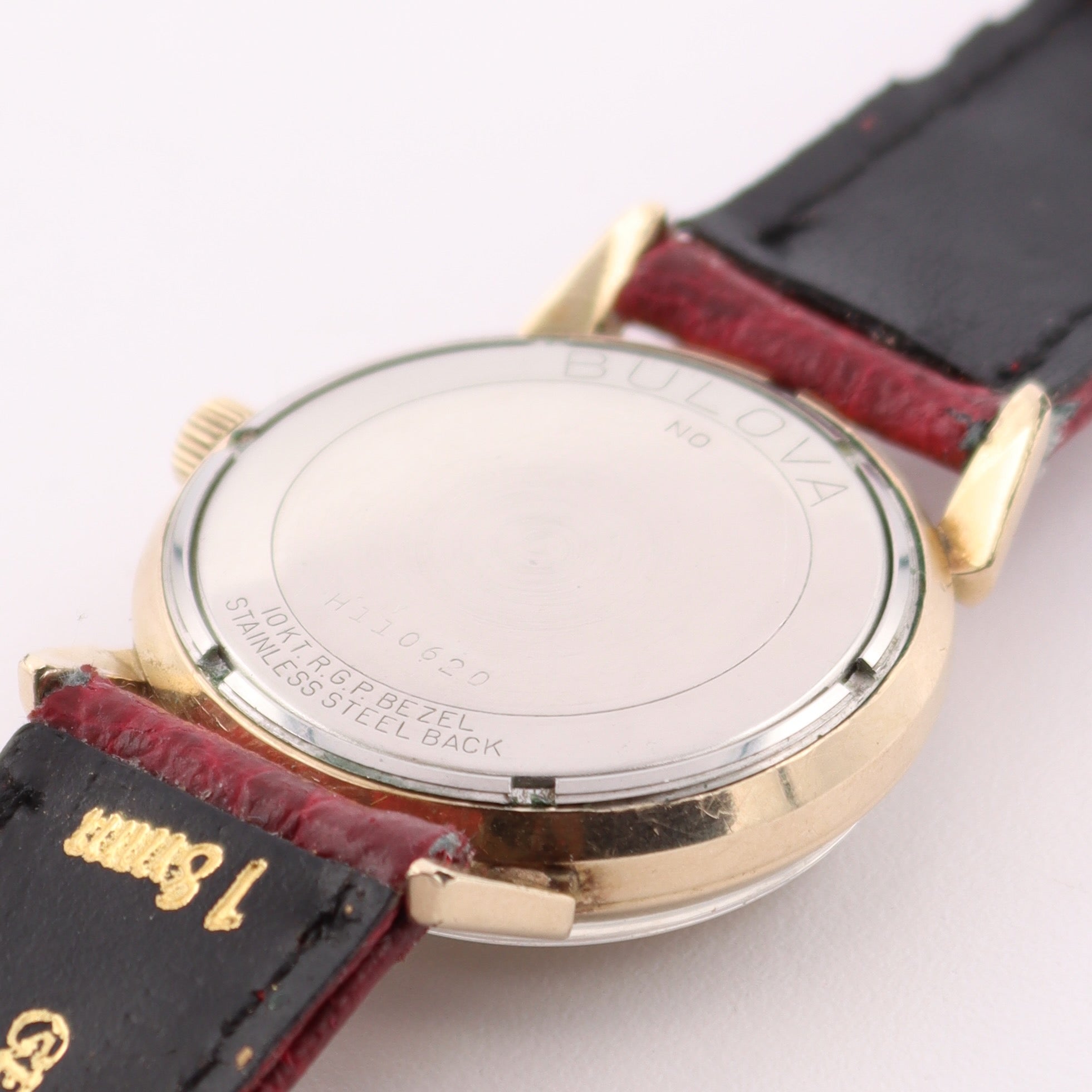 Bulova 23 Fancy Lugs Date 2525 1970