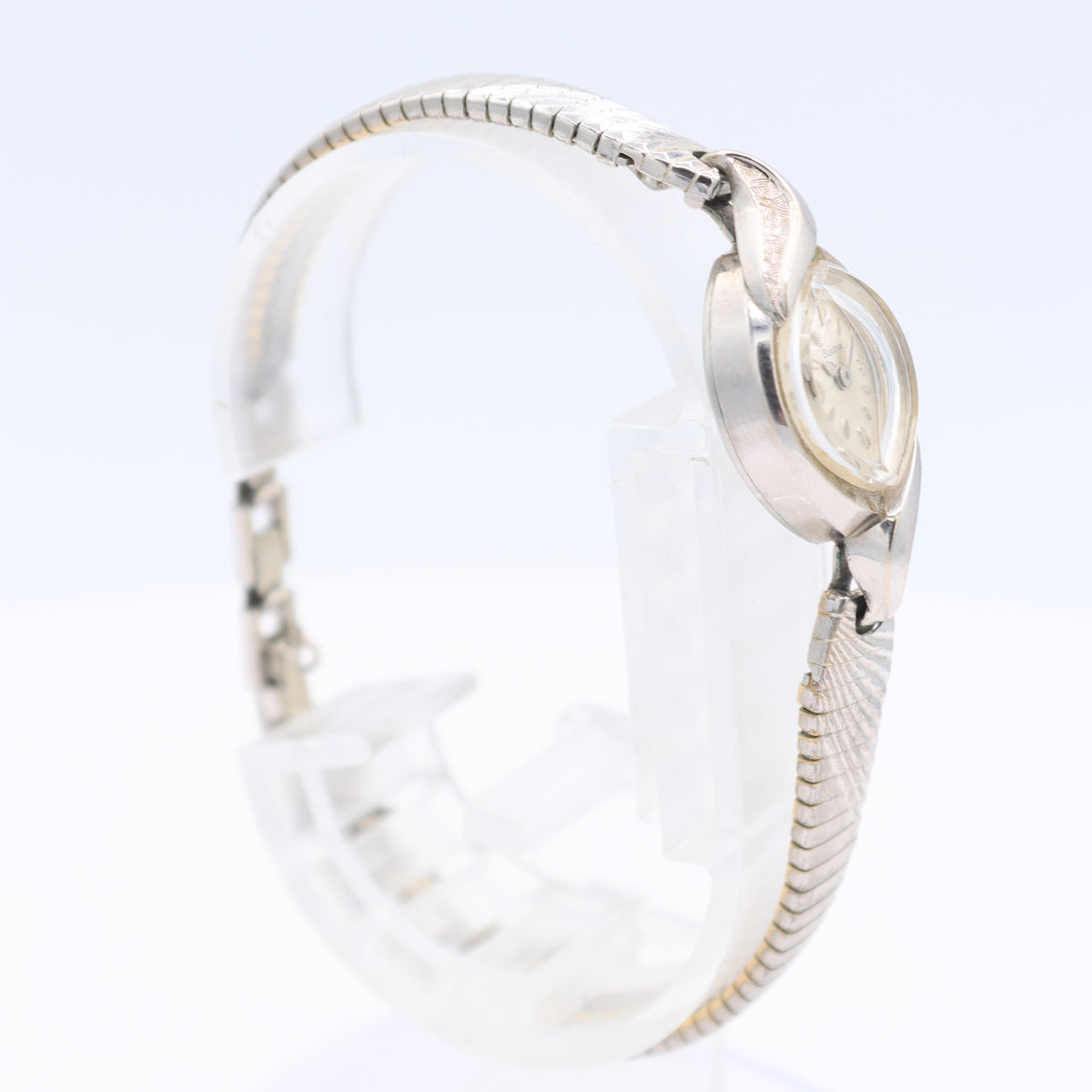 Vintage 1971 Bulova 2674 Linen Cocktail Ladies Mechanical Wristwatch 5 BD Swiss