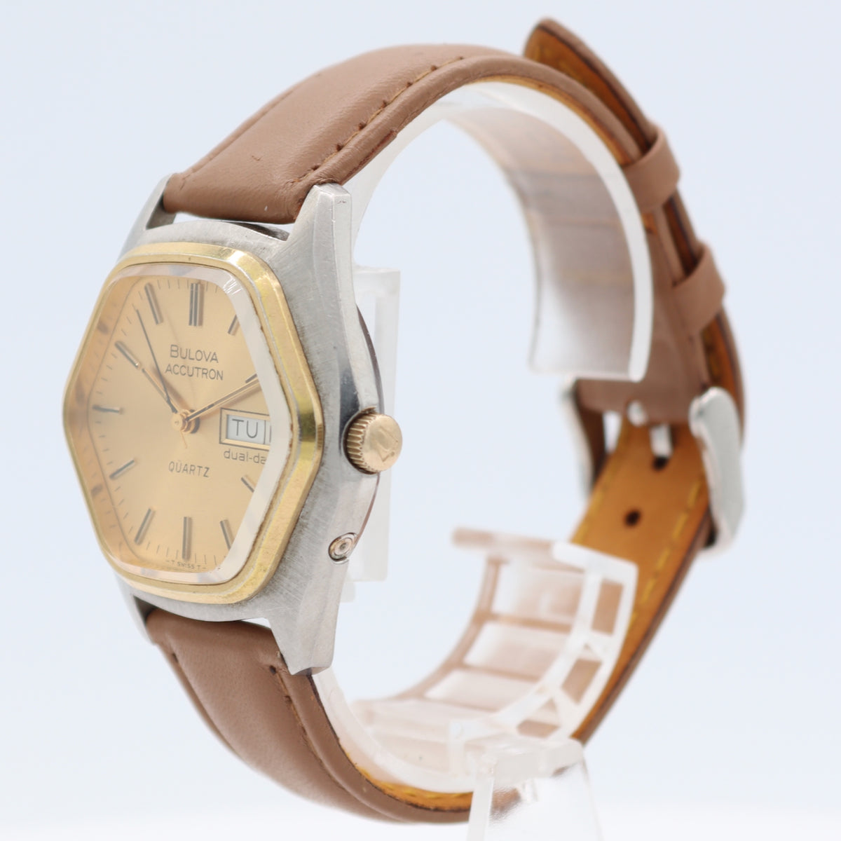 Bulova Accutron Dual Day 954 1977