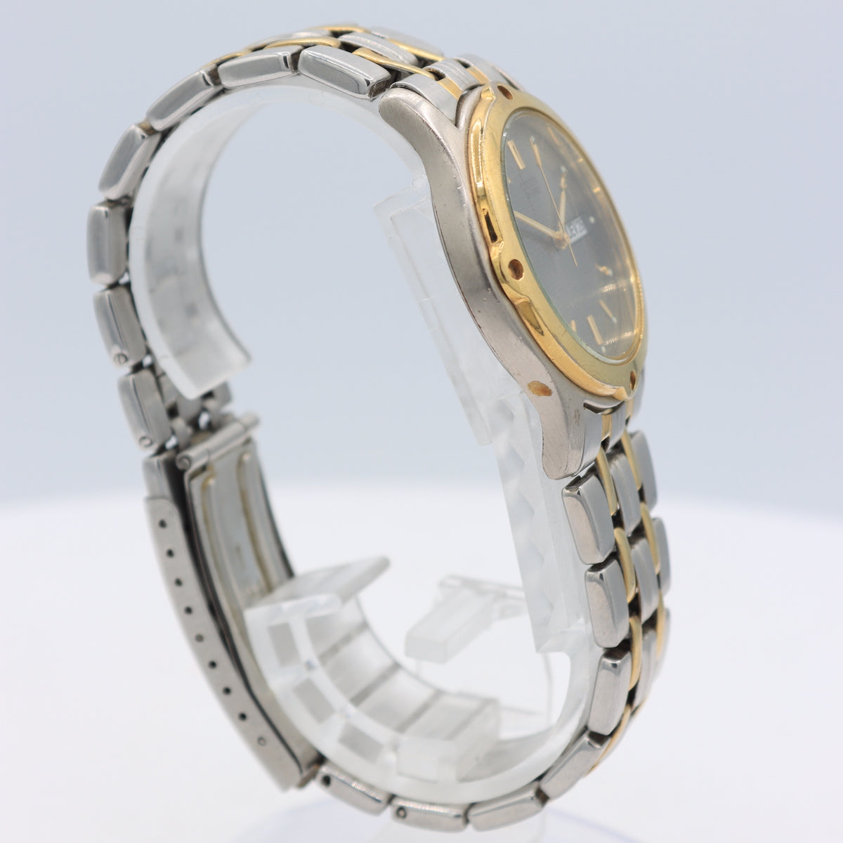 Citizen Spanish Day Date 1102-K41484