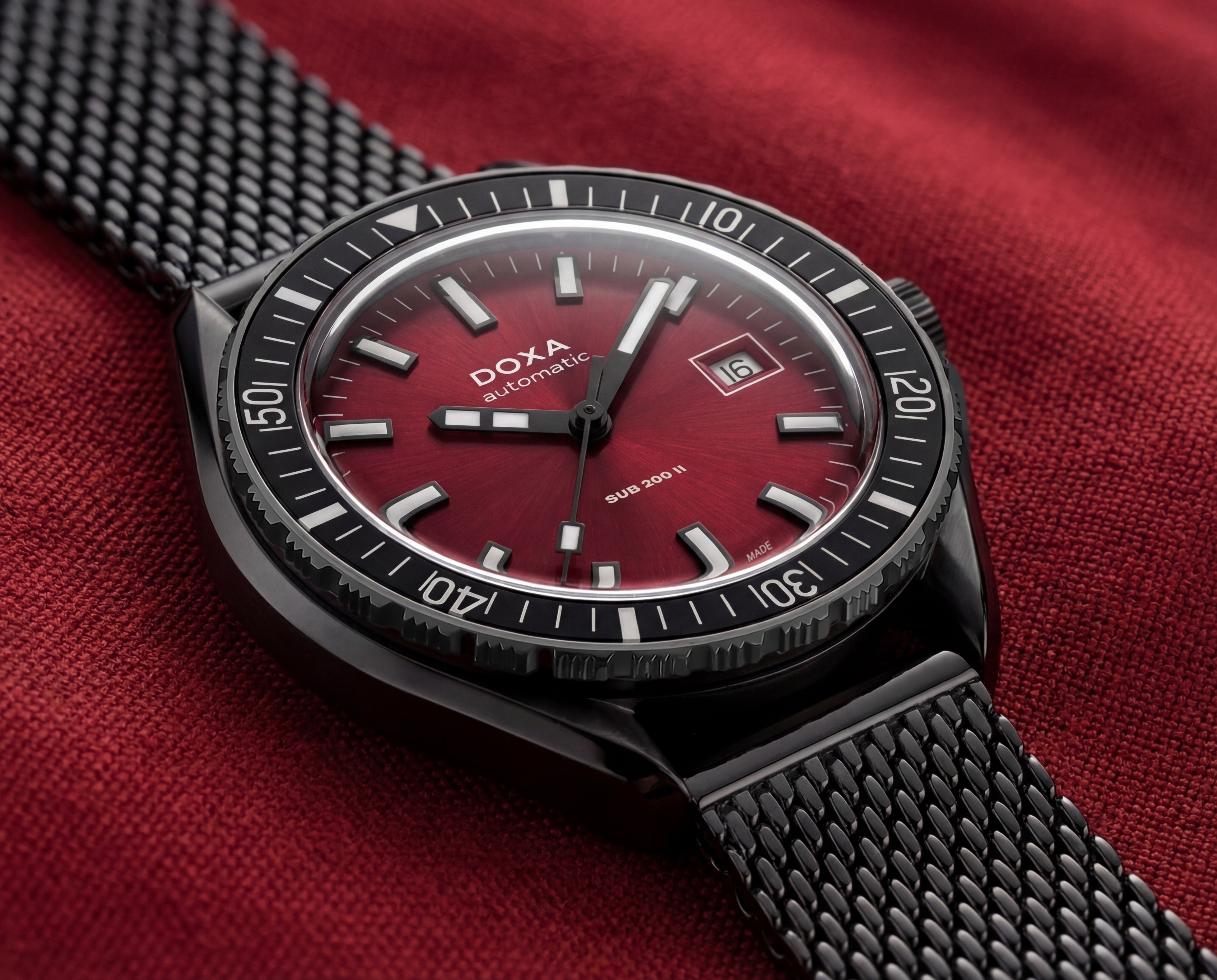 Doxa Sub 200II Redcoral 795.70.161.15
