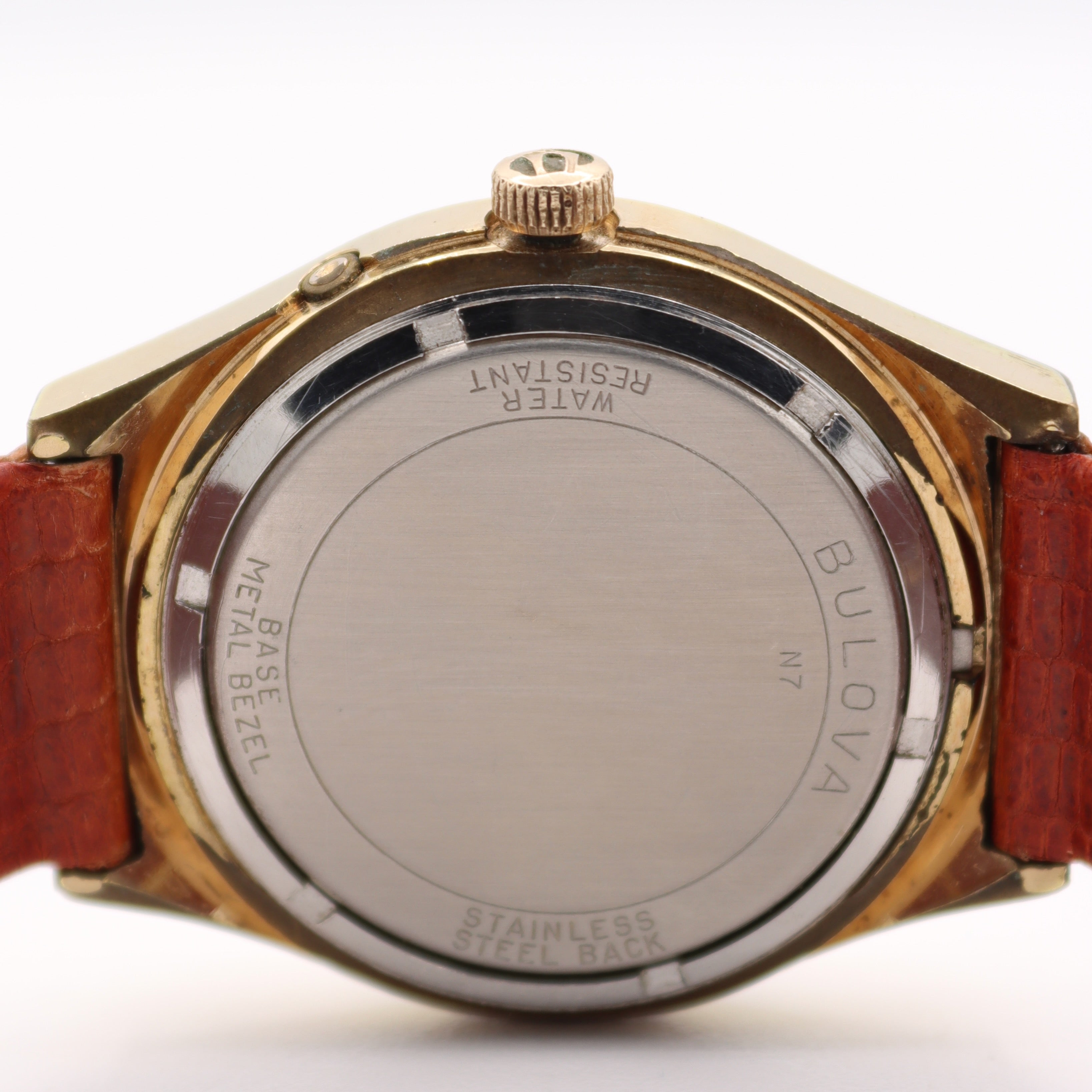 Bulova Accutron Day-Date 3694 1977