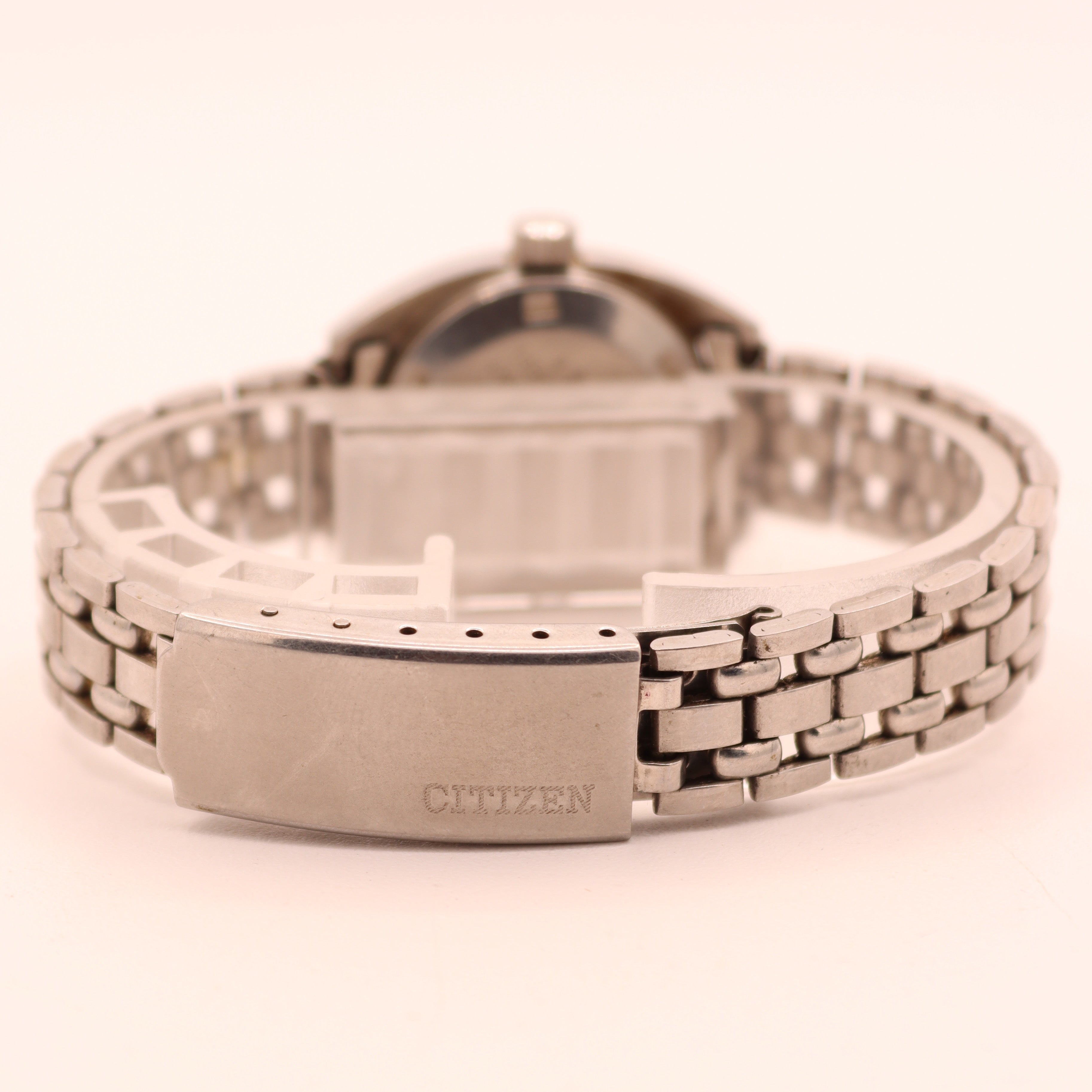 Citizen Date 4-530896 1977