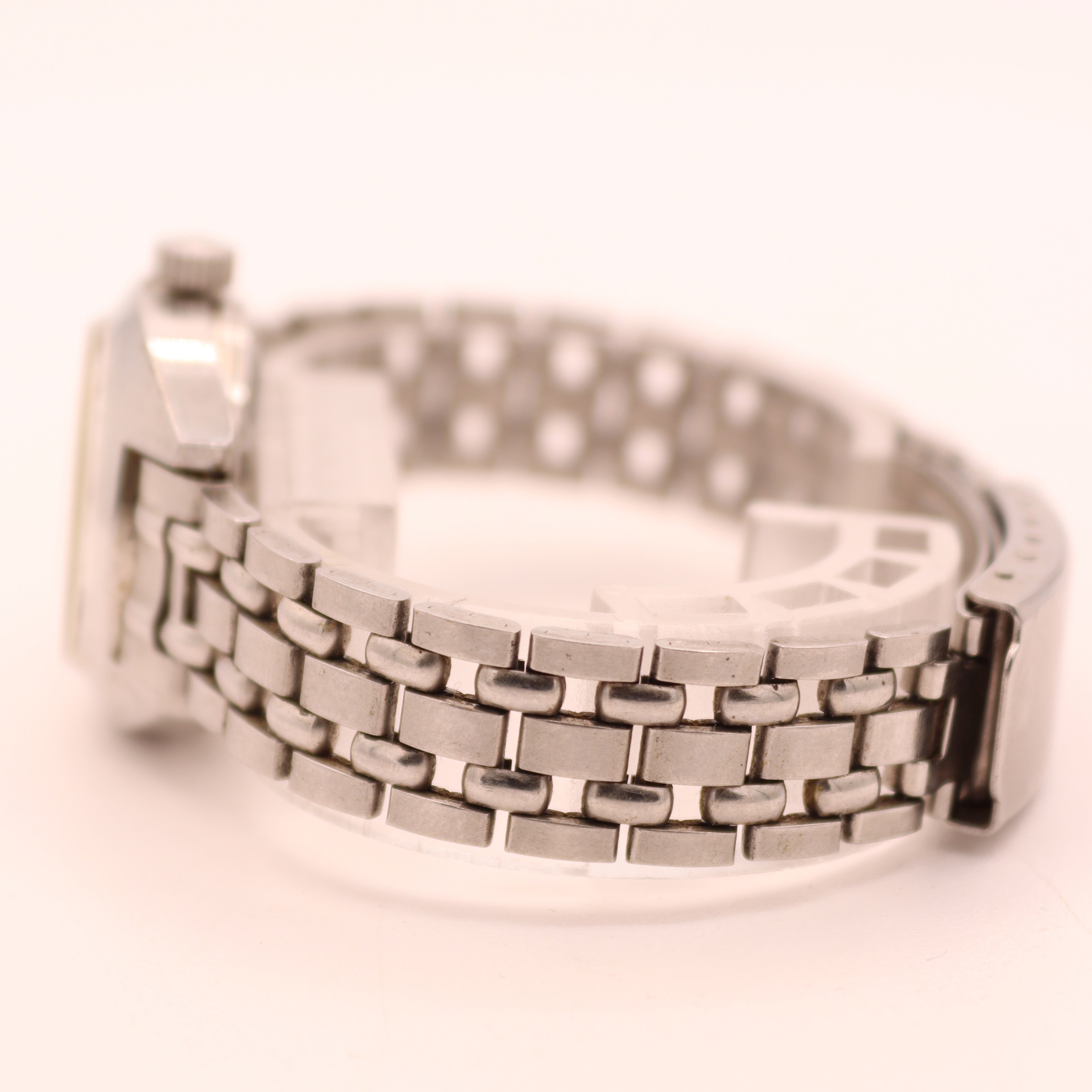 Citizen Date 4-530896 1977