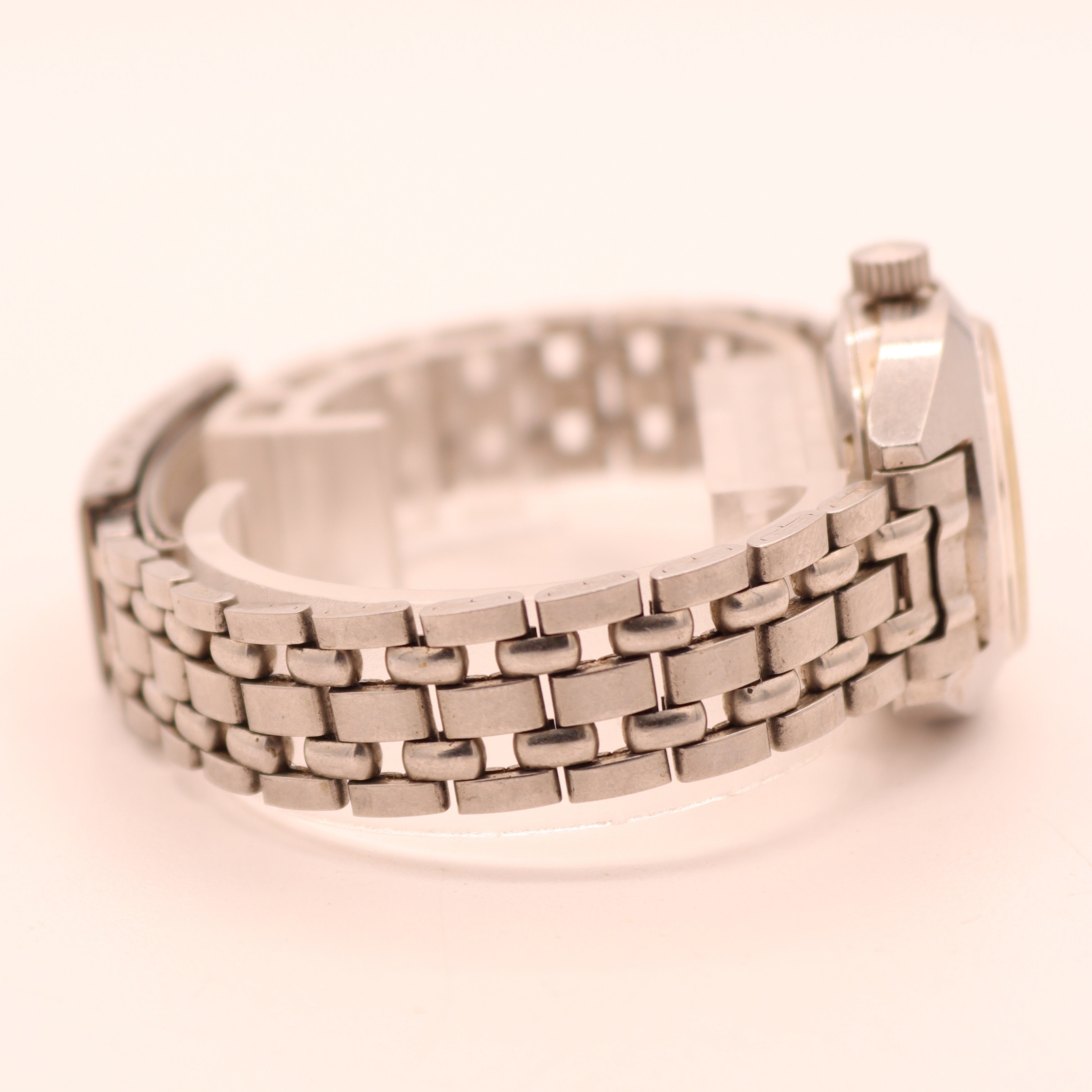 Citizen Date 4-530896 1977