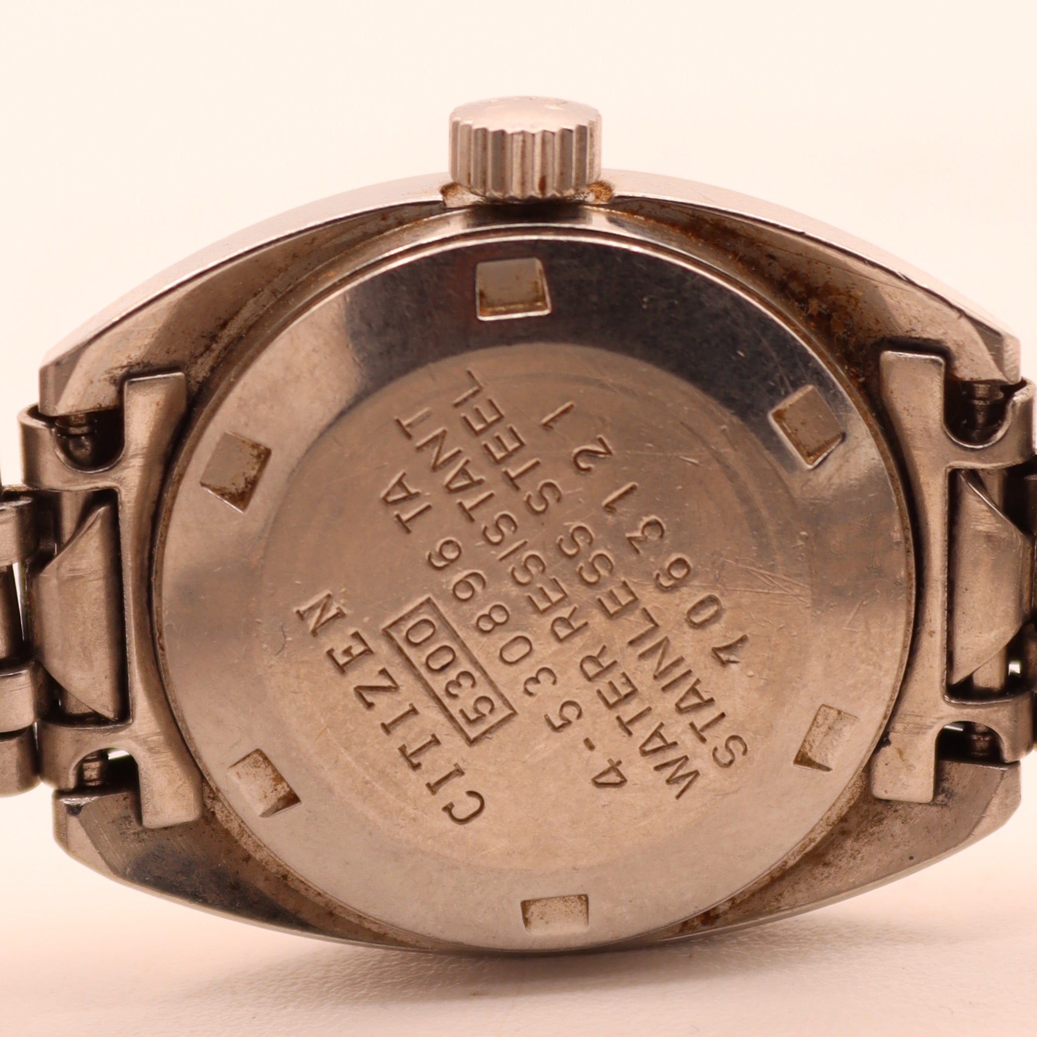 Citizen Date 4-530896 1977