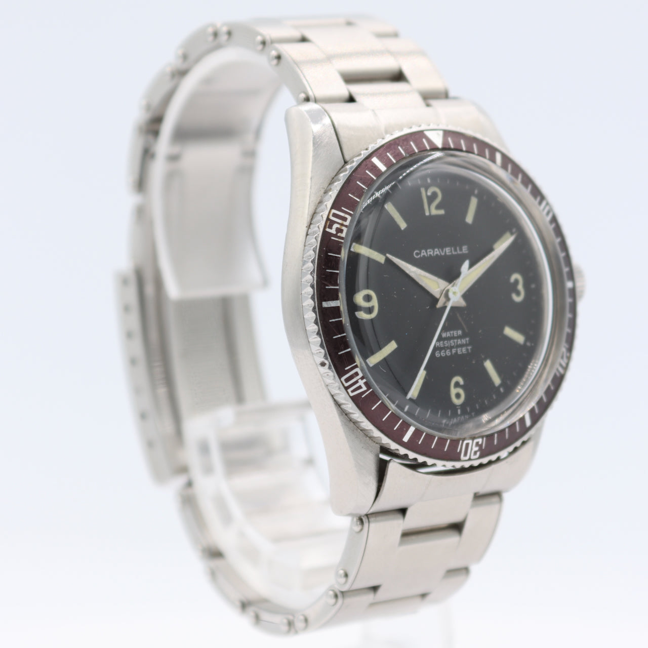 Vintage 36mm 1970 Caravelle 2876DP Devil Diver Men's Automatic Wristwatch 666Ft