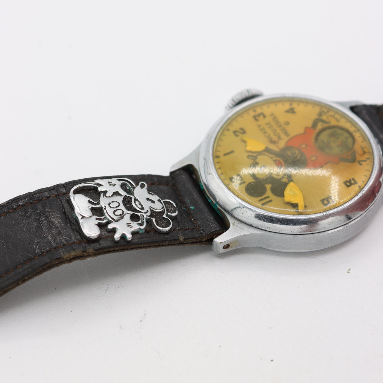 Vintage 32mm Ingersoll Mickey Mouse Men's Wristwatch w Spinning Second Disk
