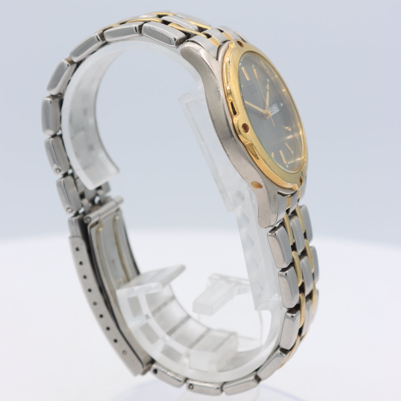 Vintage Citizen 1102-K41484 Two Tone Waffle Men's Quartz Wristwatch Gold Tone
