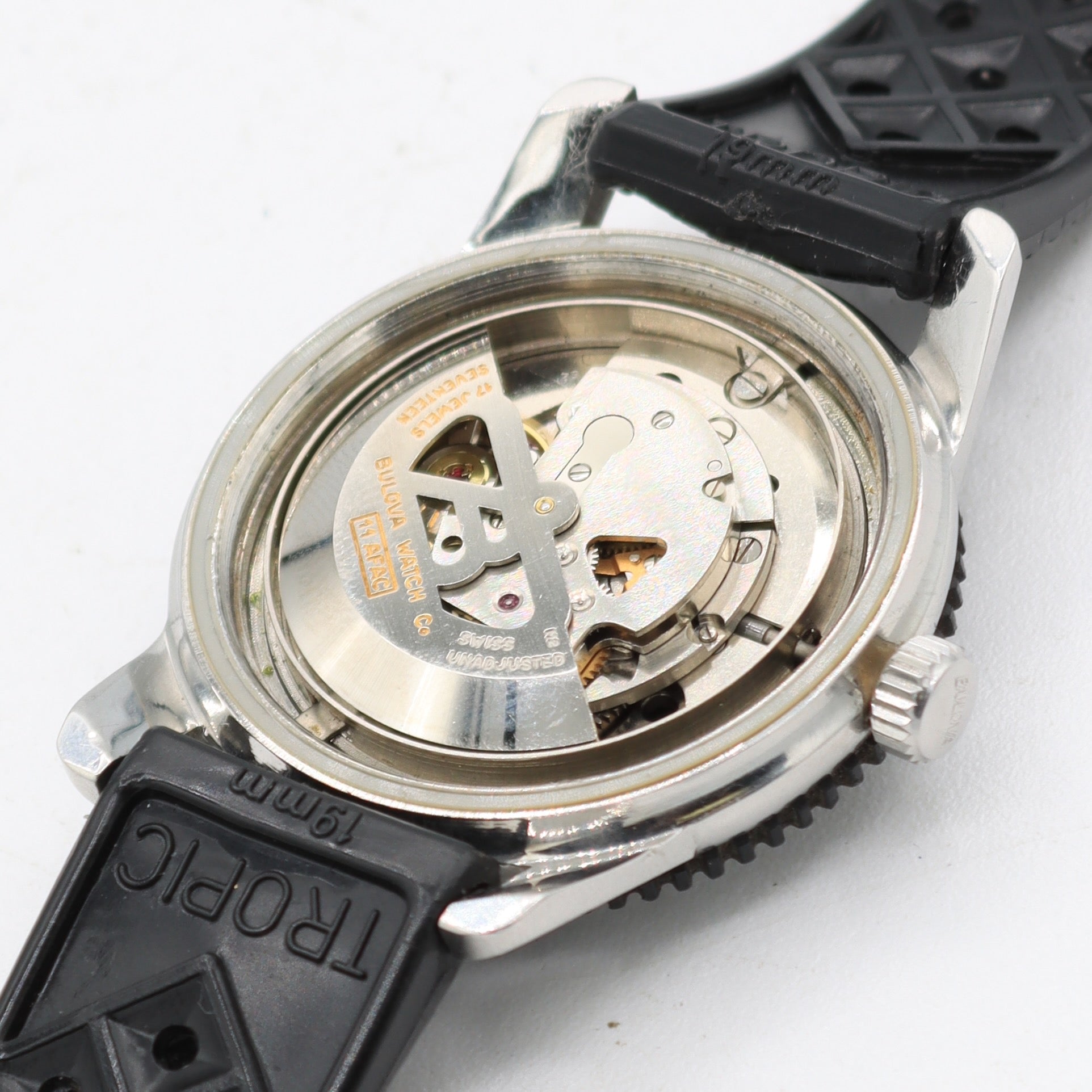 Vintage 36mm 1962 Bulova Nautilus Skin Diver Men's Automatic Wristwatch Steel