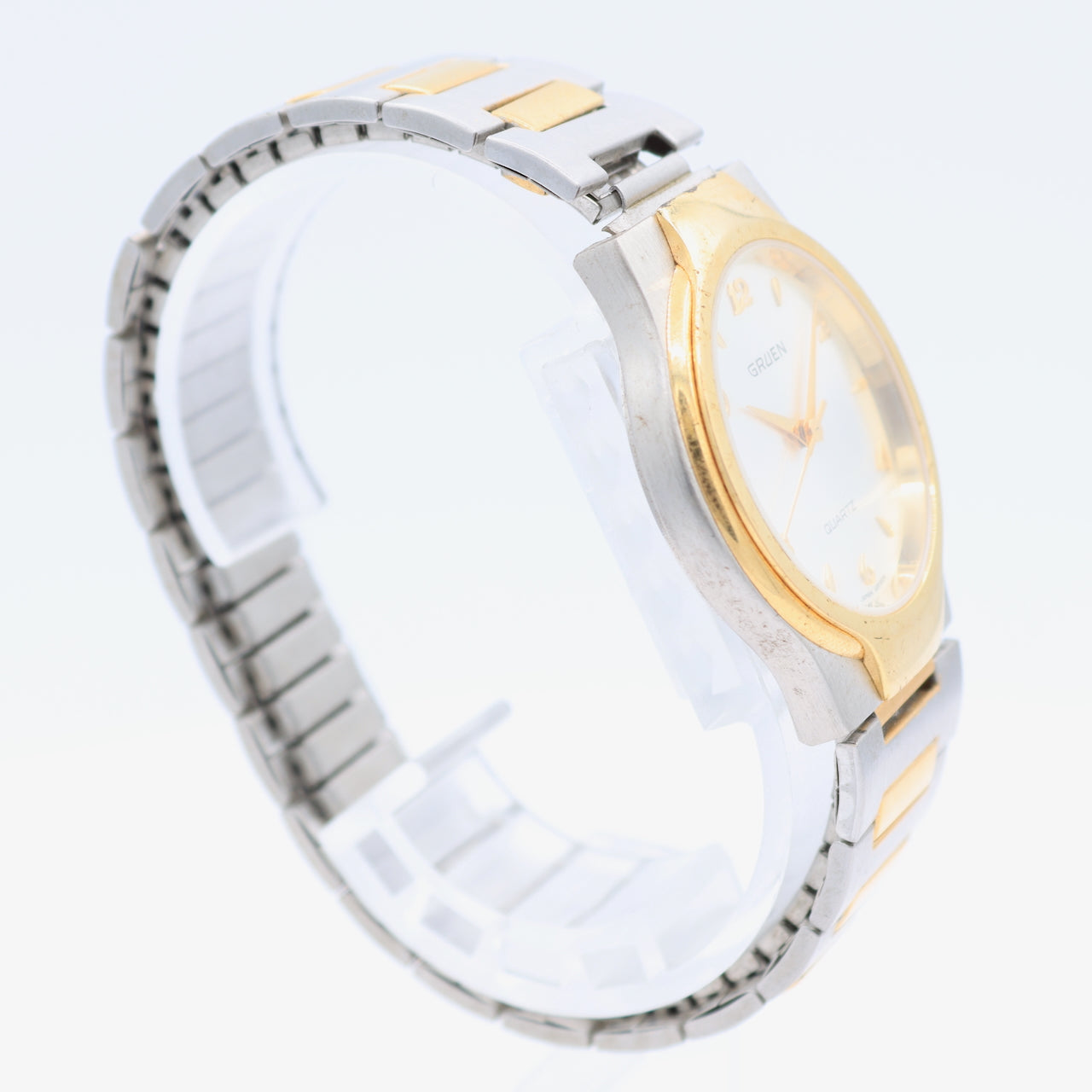 Vintage 33mm Gruen 227-2035 Men's Quartz Wristwatch Japan Steel Two Tone