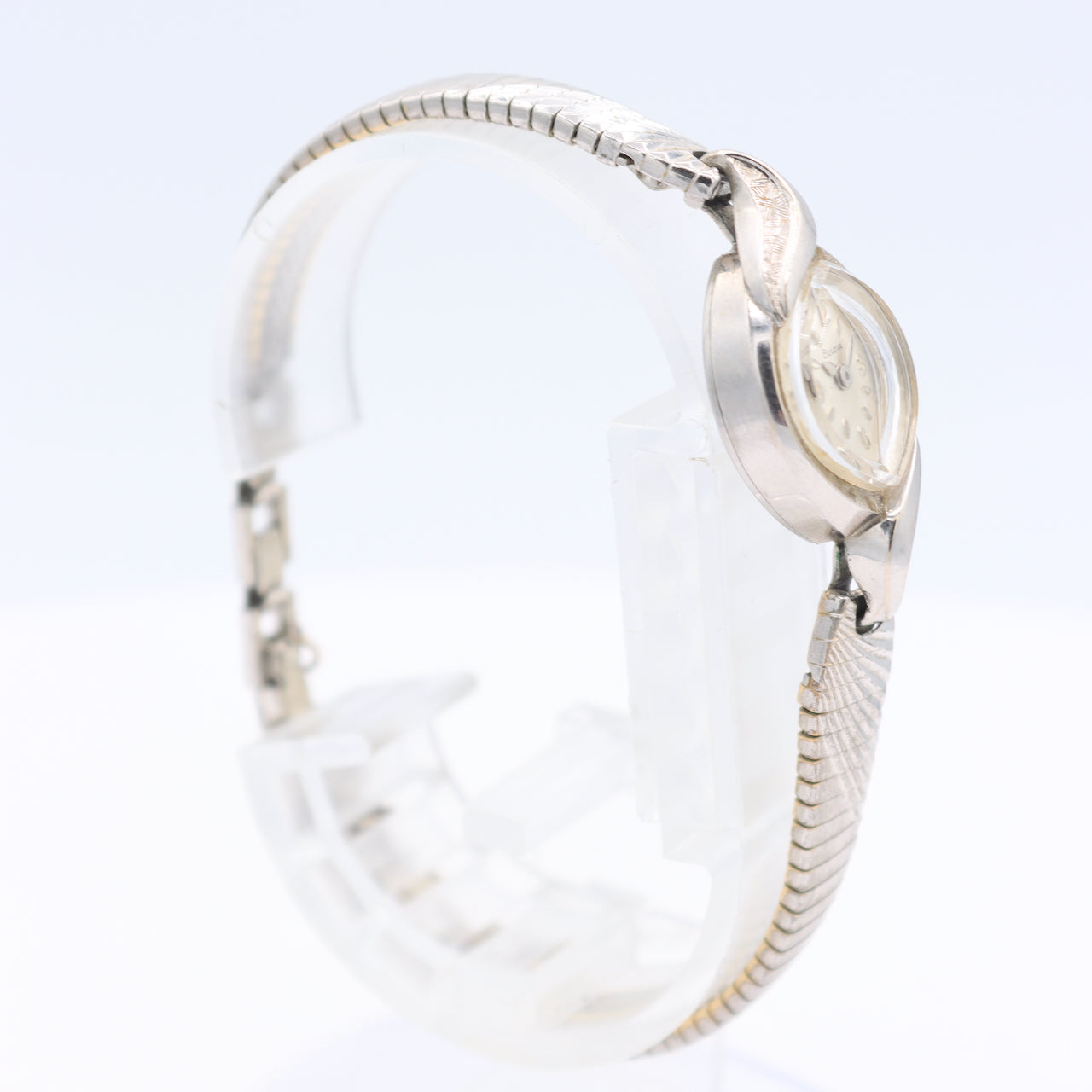 Vintage 1971 Bulova 2674 Linen Cocktail Ladies Mechanical Wristwatch 5 BD Swiss