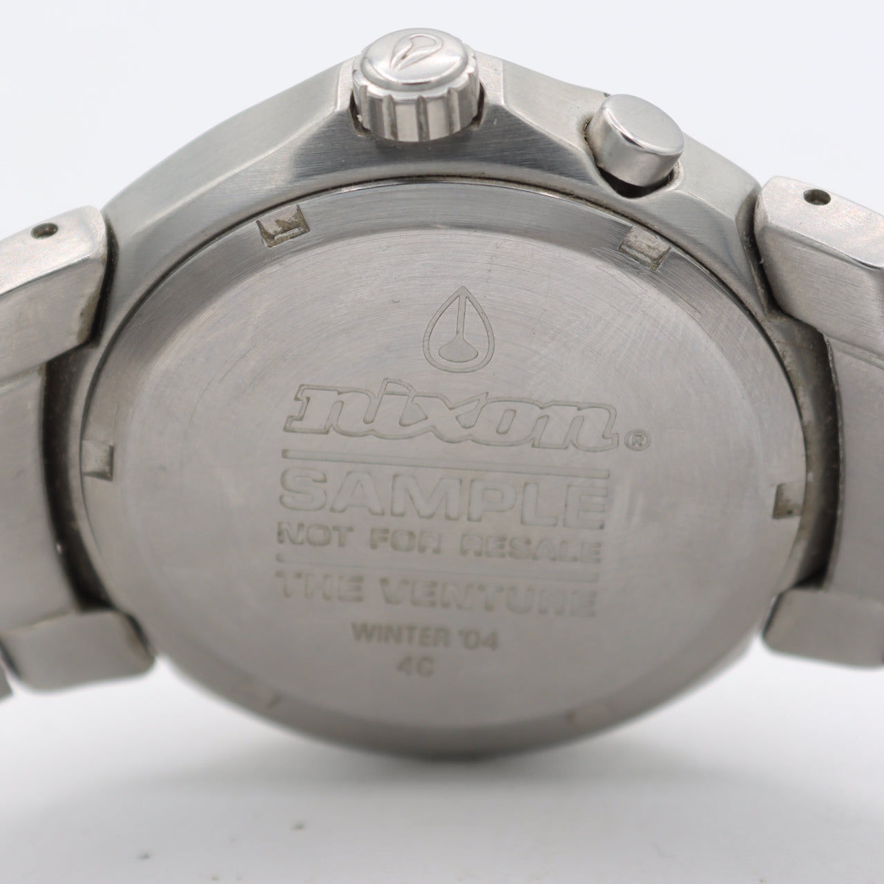 2004 Nixon The Venture Silver Date Men's Quartz Wristwatch Stainless Steel