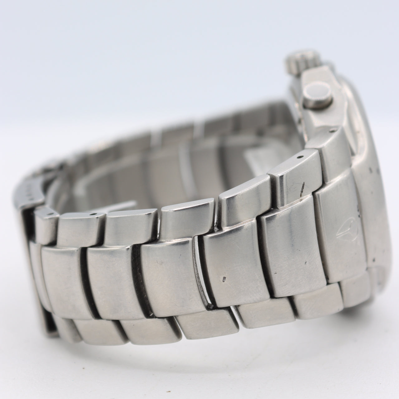 2004 Nixon The Venture Silver Date Men's Quartz Wristwatch Stainless Steel
