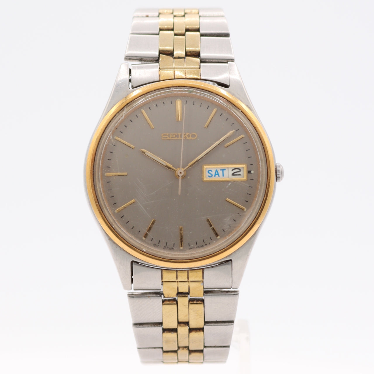 35mm Seiko 7N43-8A39 Day Date Men's Quartz Wristwatch Japan Stainless Steel