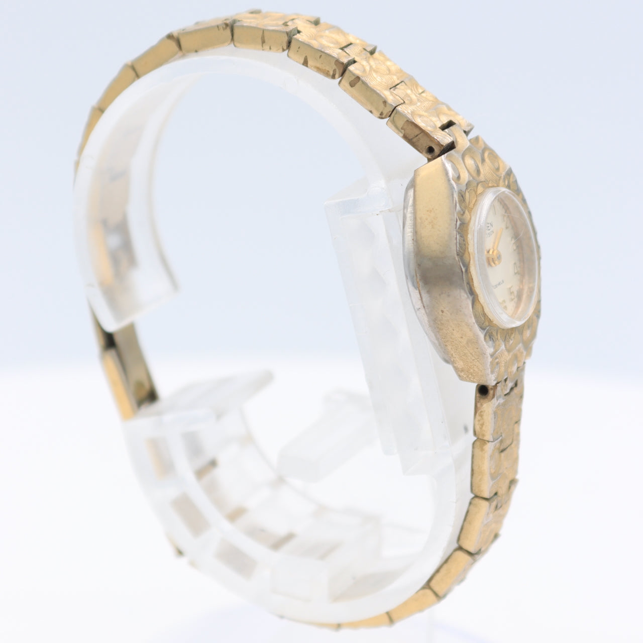 Vintage Gruen Precision Engraved Ladies Mechanical Wristwatch Swiss Gold Tone