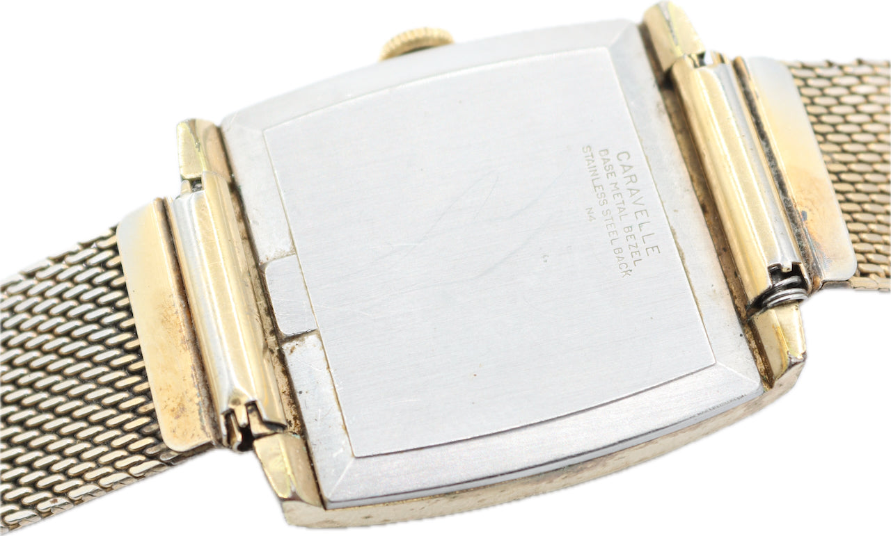 Vintage 29mm 1974 Caravelle Men's Mechanical Wristwatch 11DP Base Metal