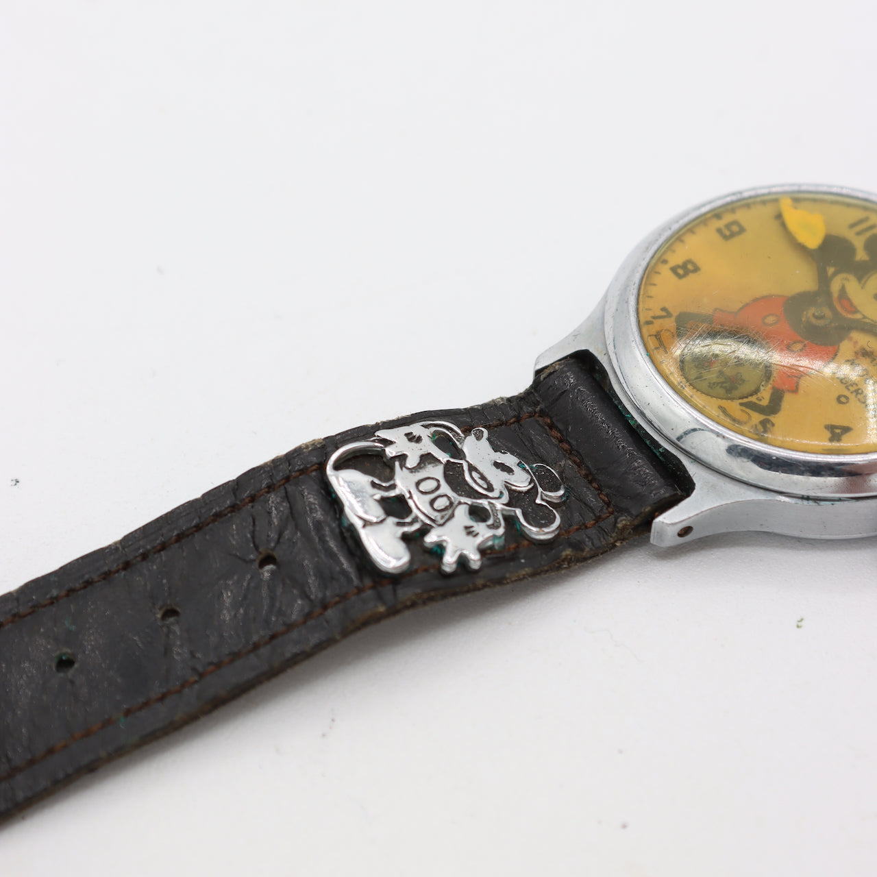 Vintage 32mm Ingersoll Mickey Mouse Men's Wristwatch w Spinning Second Disk