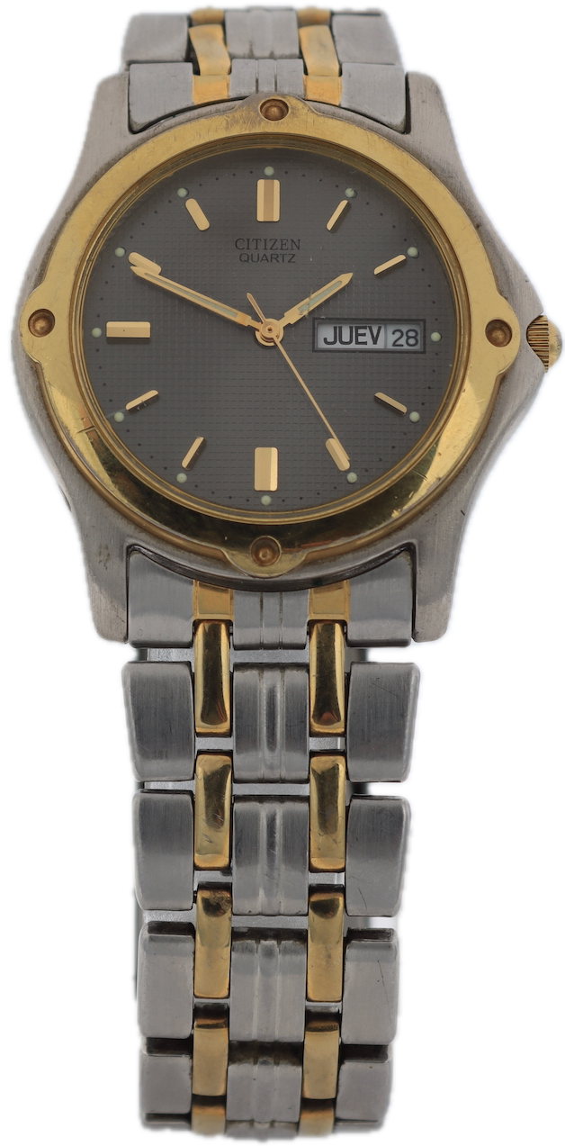 Vintage Citizen 1102-K41484 Two Tone Waffle Men's Quartz Wristwatch Gold Tone