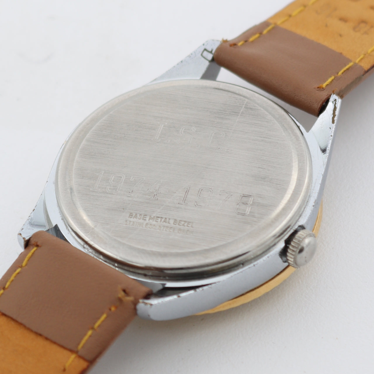 Vintage Helbros Day Date Painted Post Logo Men's Quartz Wristwatch Two ToneRuns