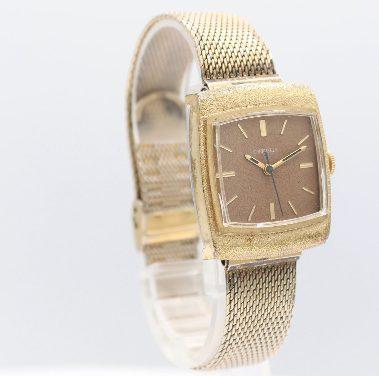 Vintage 29mm 1974 Caravelle Men's Mechanical Wristwatch 11DP Base Metal