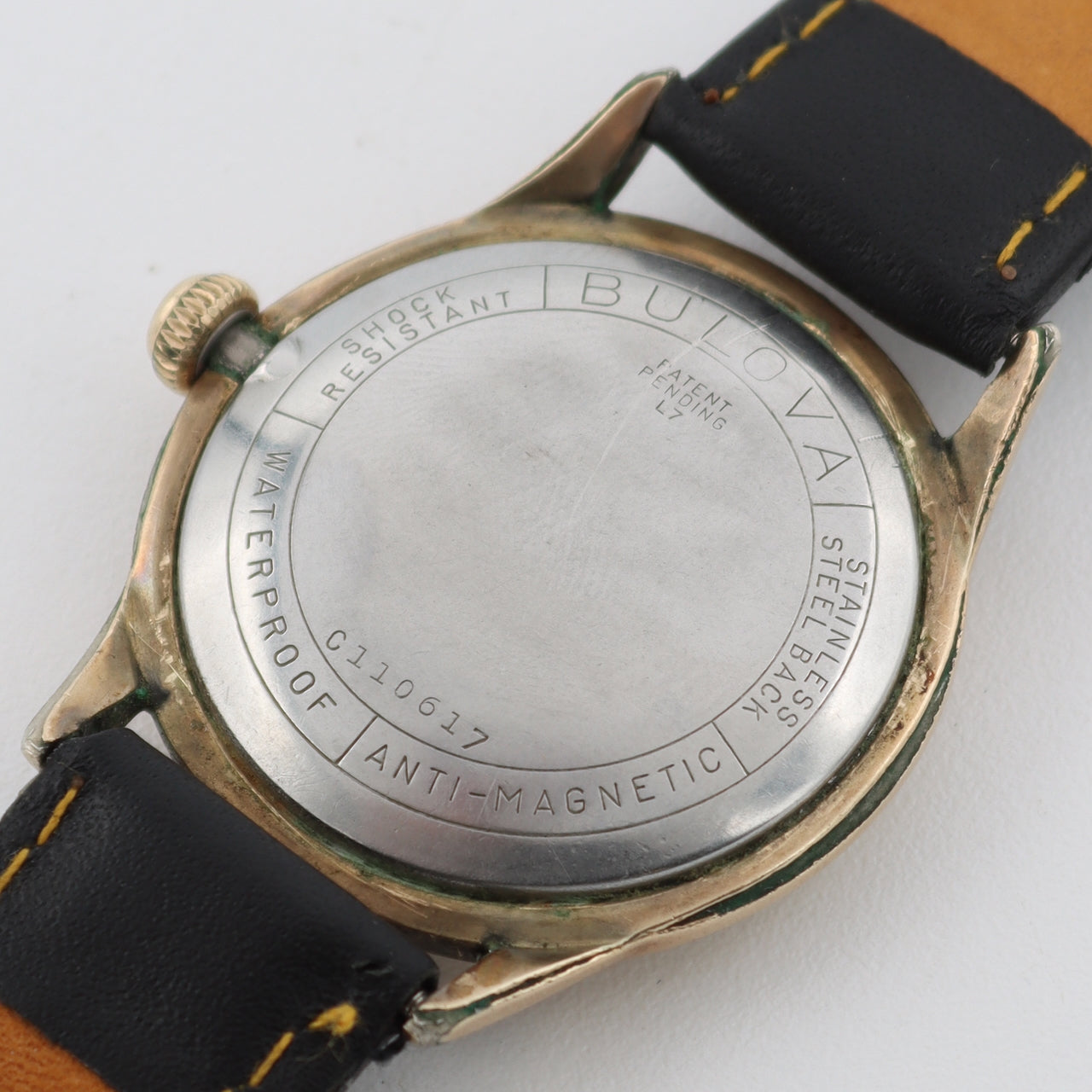 Vintage 34mm Bulova Pinstripe Men's Mechanical Wristwatch 11AC Swiss Gold Tone