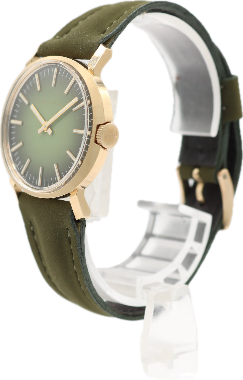 Vintage 32mm 1971 Bulova Green Men's Mechanical Wristwatch Swiss Gold Tone