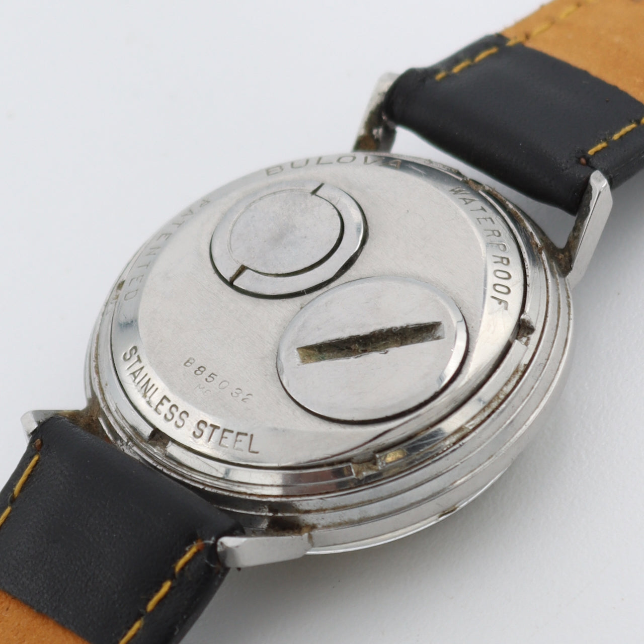 Vintage 34mm Accutron 2737 Men's Tuning Fork Wristwatch 214 USA Stainless Steel